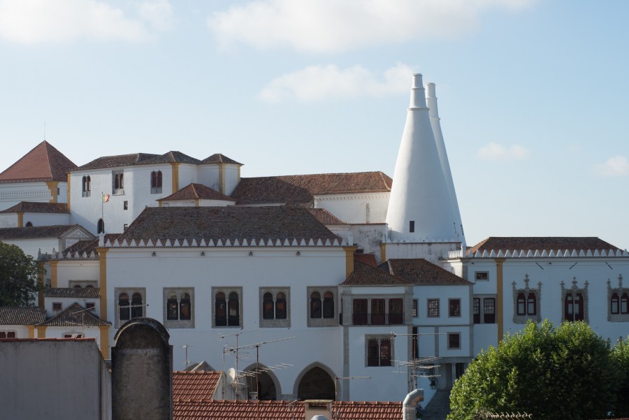 Comment l'architecture du Palais National de Sintra reflète-t-elle son histoire ?