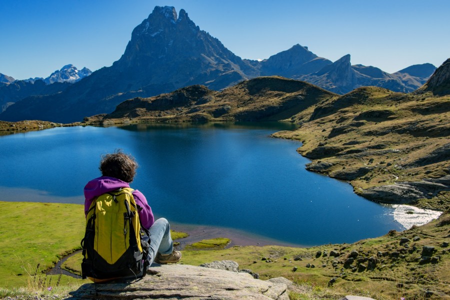 Lac des Pyrénées entre randonnée et activité